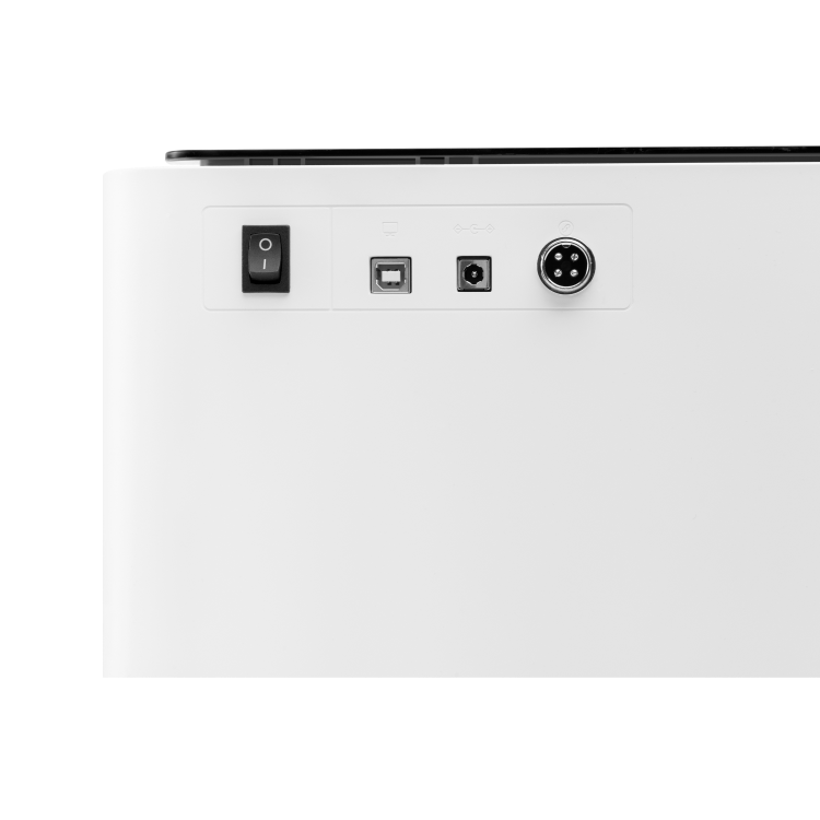 Rückansicht der xTool M1 10W Desktop Hybrid Laser- und Schneidemaschine mit sichtbaren Anschlüssen, Netzschalter, USB-Ports und Stromanschluss.